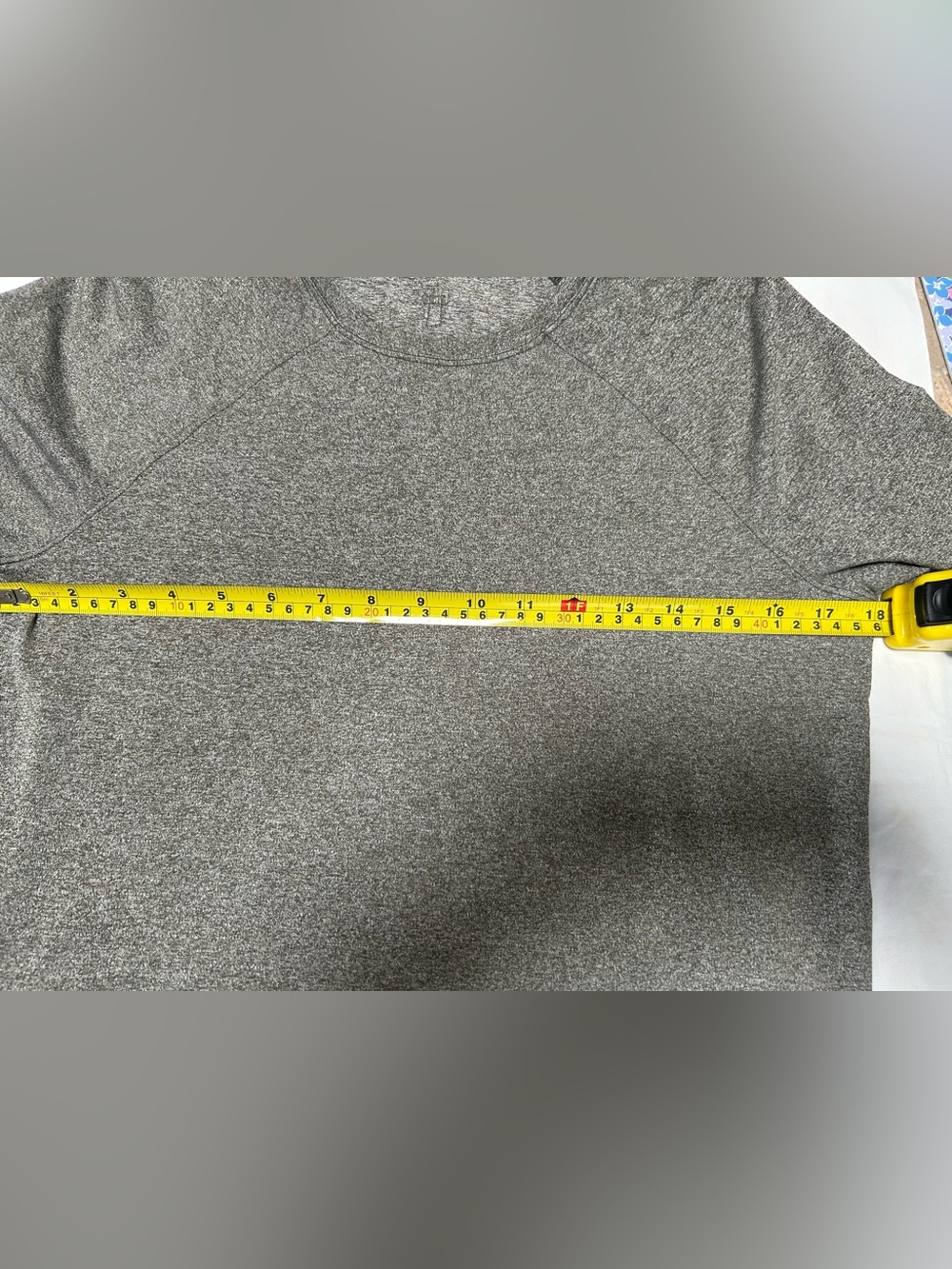 lululemon 🍋 license to train heathered army green classic fit shirt size 6 - Picture 9 of 11